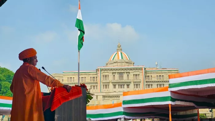 52 सेकंड के लिए थमी राजधानी लखनऊ, राष्ट्रगान के समय सभी सिग्नल कर दिए गए थे रेड