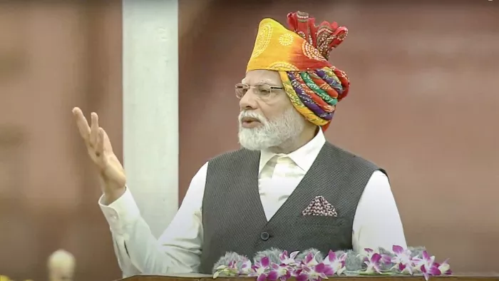 पीएम मोदी ने की तीन बुराइयों से लड़ने की अपील