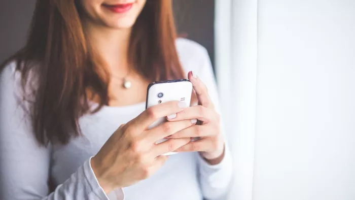 दो नहीं, एक हाथ से कीजिए Smartphone में टाइपिंग