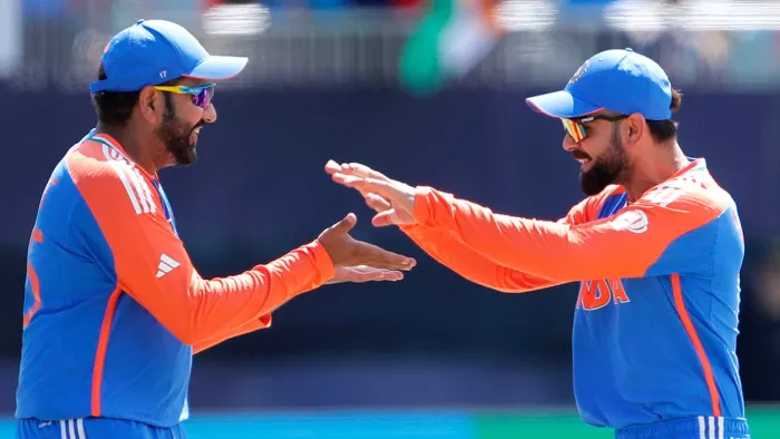 रोहित और विराट दोनों को दिनेश कार्तिक ने जगह दी