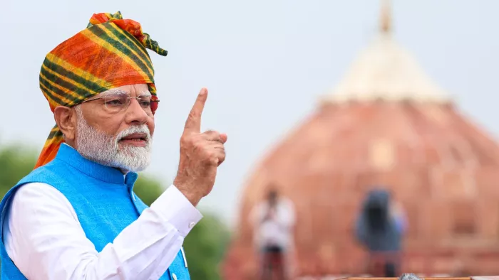 स्वतंत्रता दिवस पर लाल किले से संबोधित करते पीएम नरेंद्र मोदी।
