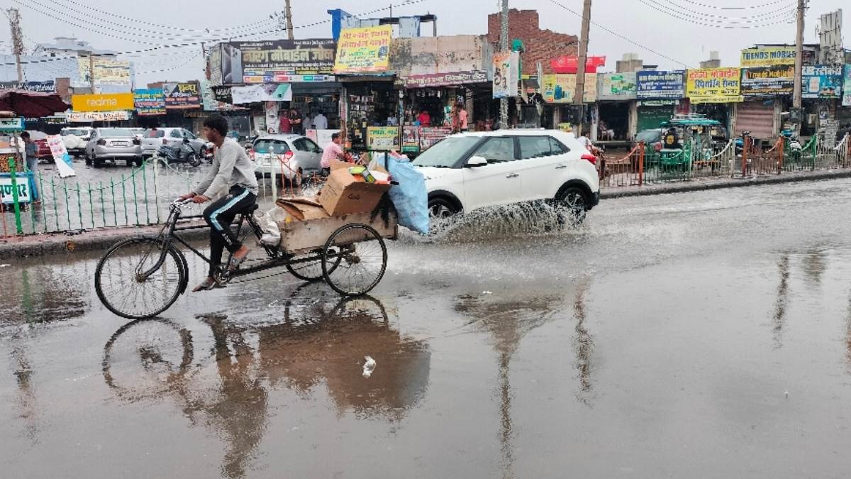 https://www.jagranimages.com/images/newimg/15082024/15_08_2024-rain_alert_23778715.jpg