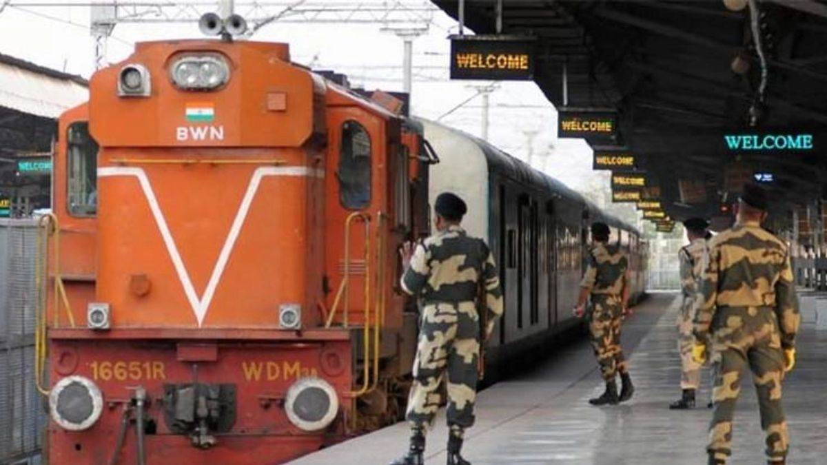 https://www.jagranimages.com/images/newimg/15082025/15_08_2025-crpf_1_24014189.jpg