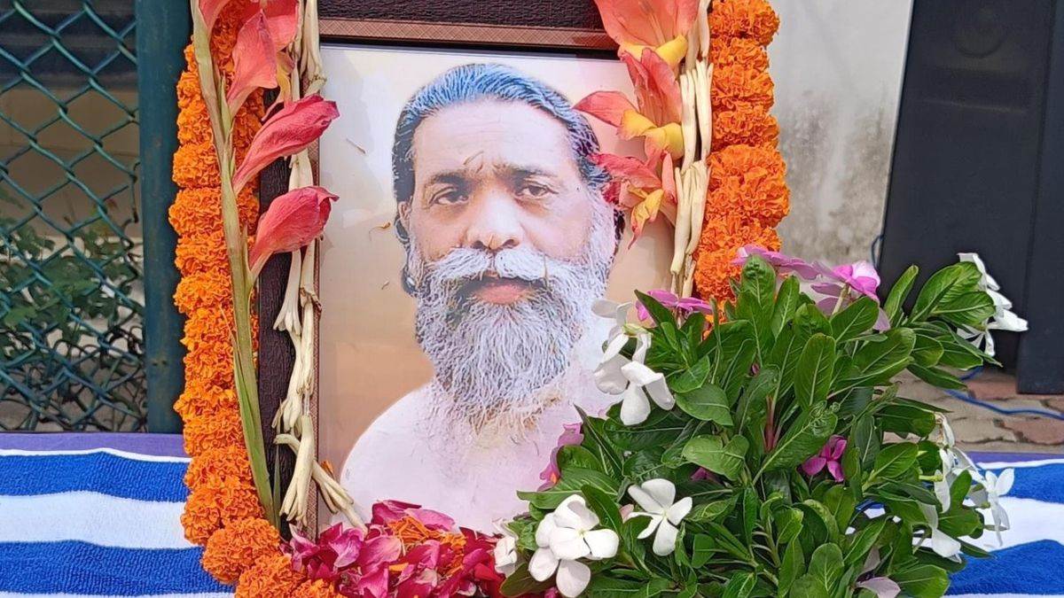 https://www.jagranimages.com/images/newimg/15082025/15_08_2025-dishom_guru_24013704_9285686.jpg