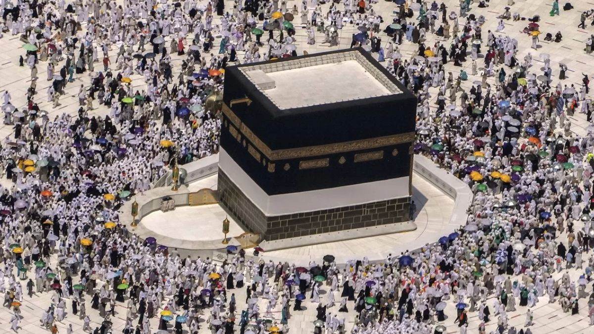 https://www.jagranimages.com/images/newimg/15082025/15_08_2025-hajj_yatra_24013633.jpg
