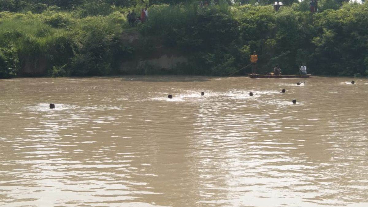 https://www.jagranimages.com/images/newimg/15082025/15_08_2025-kalyani_river_ayodhya_dainik_jagran__24014077.jpg