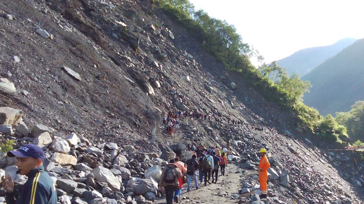 landslide ranikhet state highway blocked traffic disrupted