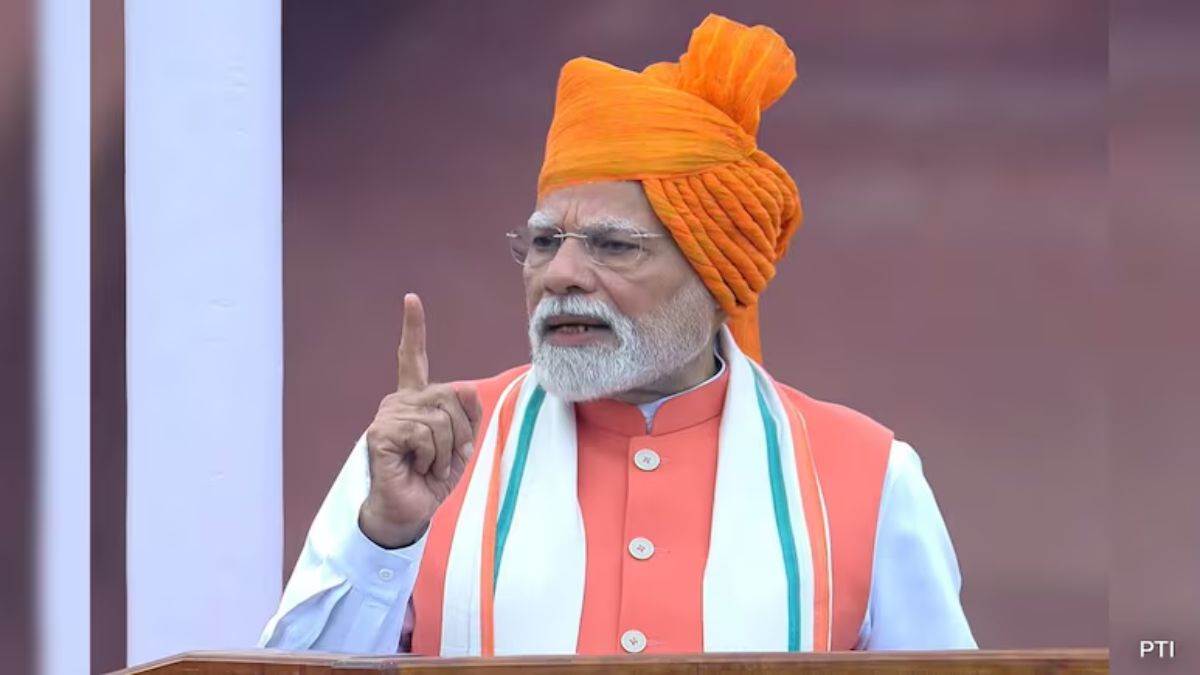 https://www.jagranimages.com/images/newimg/15082025/15_08_2025-pm_modi_24013696.jpg