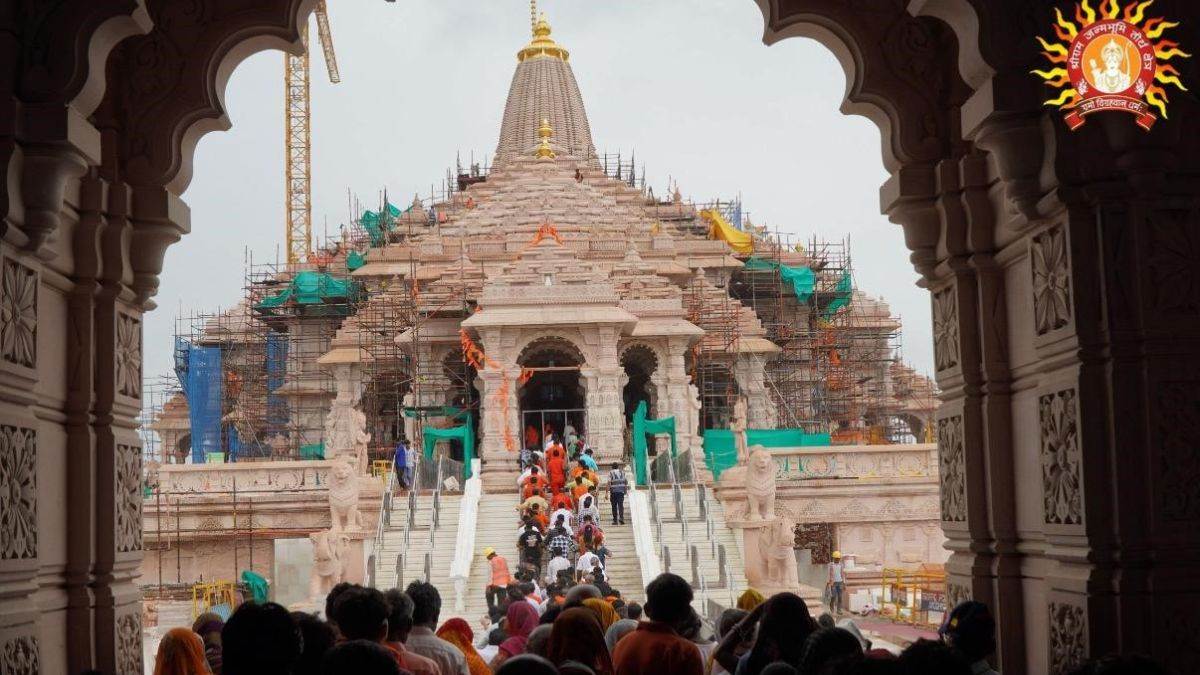 https://www.jagranimages.com/images/newimg/15082025/15_08_2025-ram_mandir_premises_ayodhya_24014123_174810895.jpg