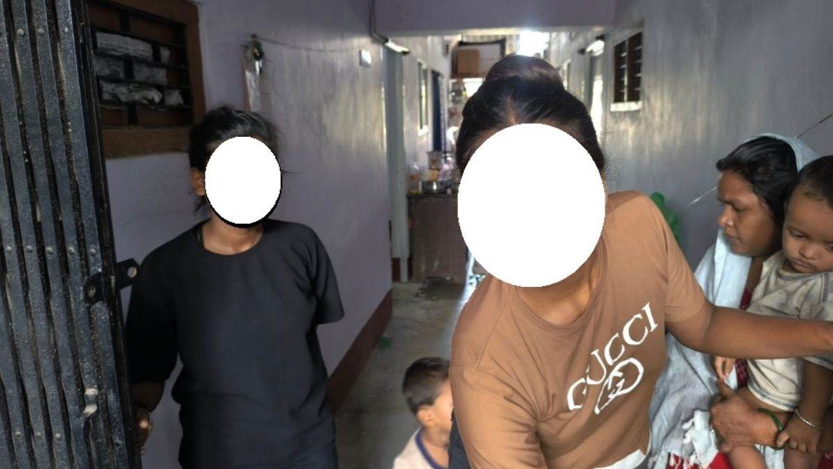 bihar news two minor sisters fled from supaul and came to gayghat in muzaffarpur police sent them back