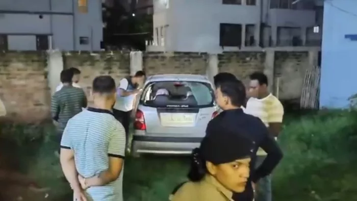 ट्यूशन पढ़ने गए बच्चों का कार में मिला शव