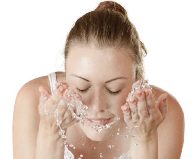 Cold Water Skin Benefits ठंडे पानी से चेहरे को वॉश करने के 4 बड़े फायदे