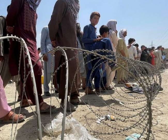 30,000 से अधिक अफगान नागरिक तोरखम सीमा के माध्यम से अपने देश लौट चुके हैं।