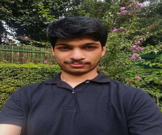 रुचिर बंसल ने कहा अब जेईई एडवांस टाप करने का लक्ष्य।