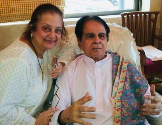 Saira Banu with Dilip Kumar in throwback photo. Photo- Twitter