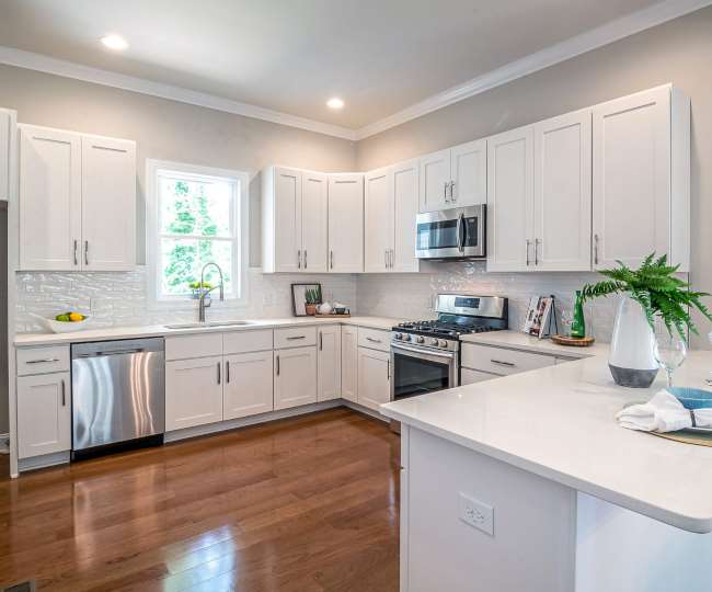 https://www.jagranimages.com/images/newimg/15092021/15_09_2021-spacious_kitchen_22022130.jpg