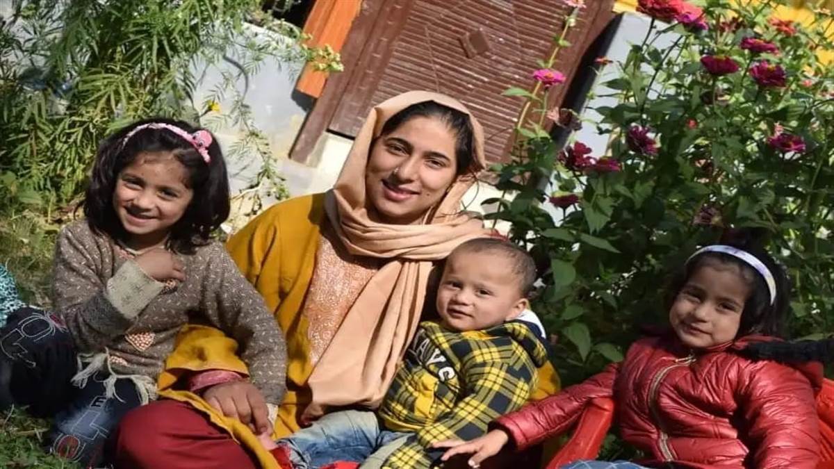 Kashmir Supermom की दसवीं : 10 साल चूल्हा चौका तक सिमटी रही जिंदगी, अब कदम आगे बढ़ाए तो नजीर बन गई - Vimarsana News