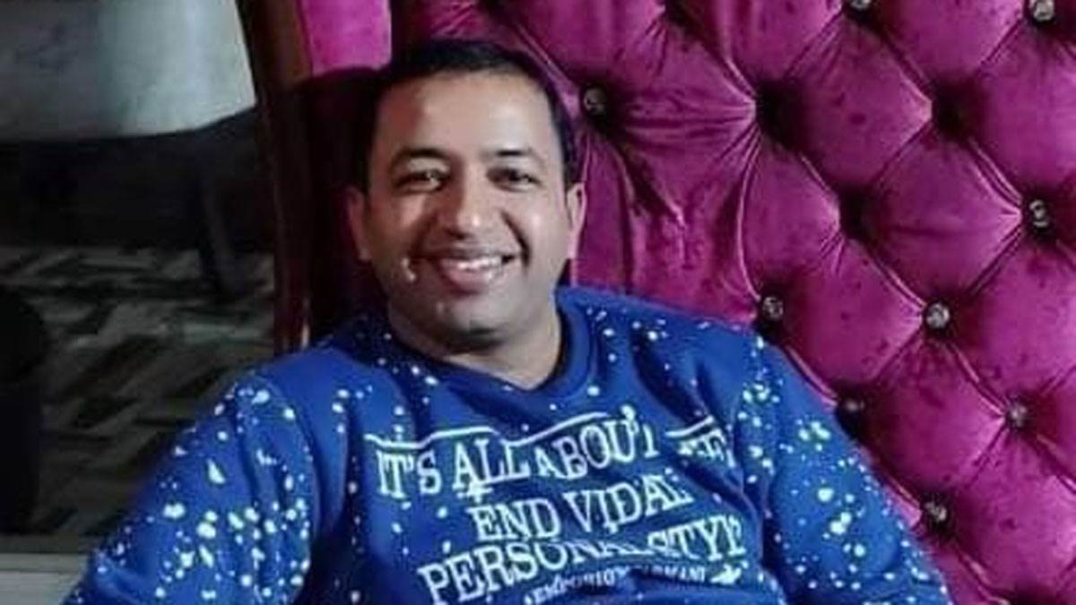 Dehradun Crime News: सीबीआइ ने रिश्‍वत लेते कैंट बोर्ड के बाबू को किया गिरफ्तार, आरोपित के घर को खंगाल रही टीम - Vimarsana News