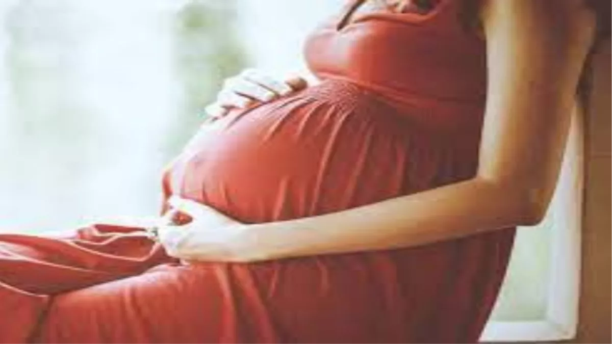 Kaimur News: प्रसव पूर्व गर्भवती महिलाओं की चार बार एएनसी जांच जरूरी, डाक्टर से टेस्ट के फायदे भी बताए