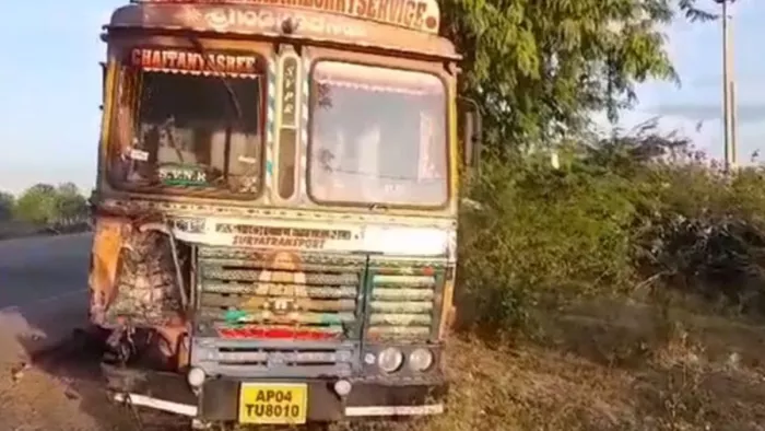 आंध्र प्रदेश में हुए 2 सड़क हादसों में गई 9 लोगों की जान