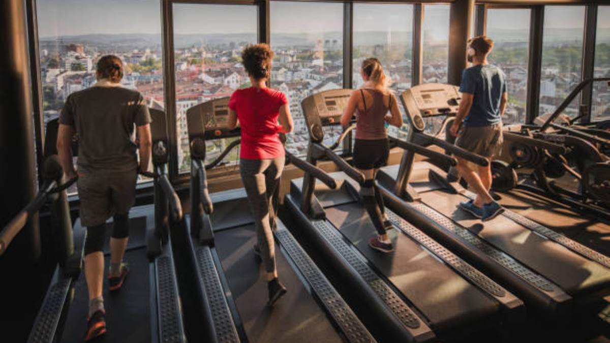व्यस्त जीवनशैली में चाहिए एकदम फिट शरीर? Foldable Treadmills आएंगी काम, बढ़ती उम्र में भी बीमारियां रहेंगी दूर