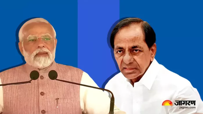 प्रधानमंत्री नरेन्द्र मोदी (बाएं) और तेलंगाना के मुख्यमंत्री केसीआर (दाएं) (फाइल फोटो)