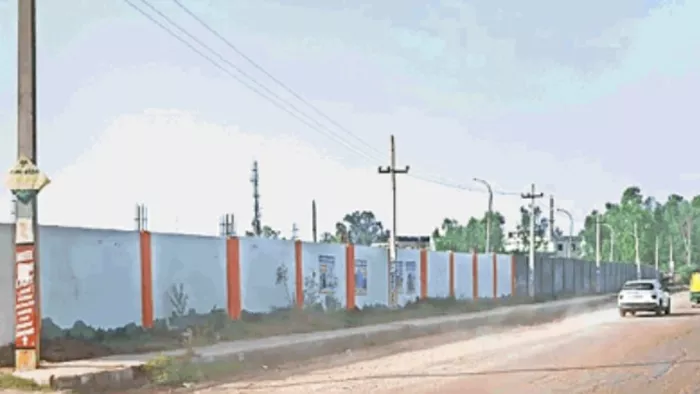 सोनीपत में कंपनियों ने अपने प्लांट में मिलाई 30 मीटर ग्रीनबेल्ट।