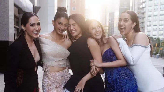 TIFF 2023 में ग्लैमरस अवतार में पहुंचीं थैंक यू फॉर कमिंग की हीरोइनें। Photo-Instagram