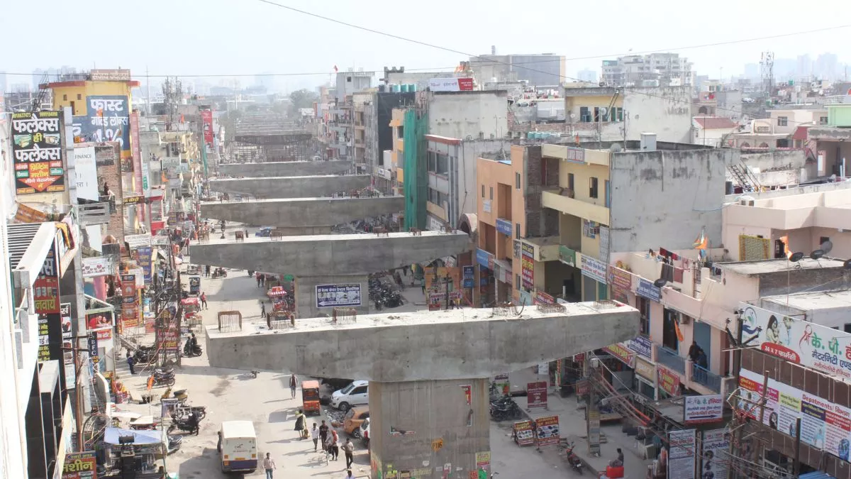 Noida News: भंगेल एलिवेटेड रोड की डिजाइन में बड़ा बदलाव, इमारतों के टूटेंगे छज्जे; प्रपोजल हुआ अप्रूव