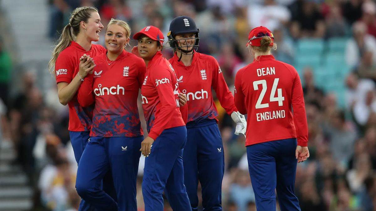 https://www.jagranimages.com/images/newimg/15092024/15_09_2024-england_women_team_23797578.jpg