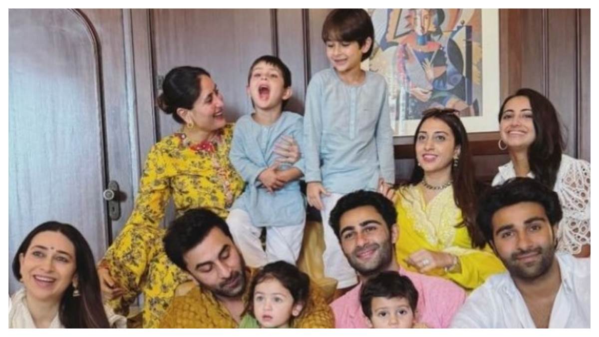 https://www.jagranimages.com/images/newimg/15092024/15_09_2024-kapoor_family_ganesh_chaturthi_celebration_23797541.jpg