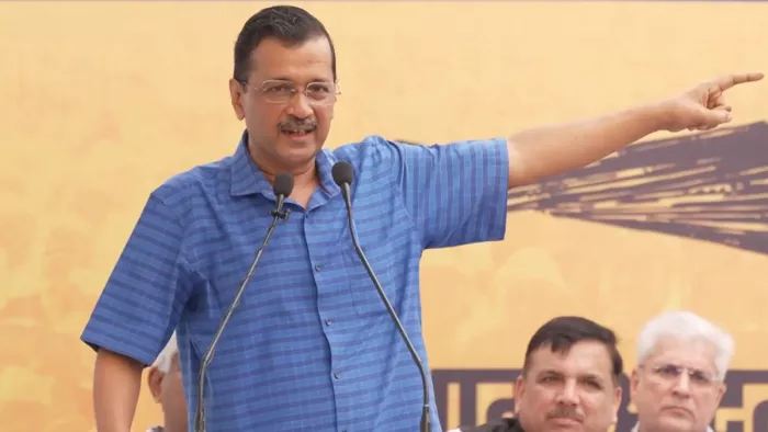 केजरीवाल के इस एलान पर आप के कई नेताओं ने अपनी प्रतिक्रिया व्यक्त की।