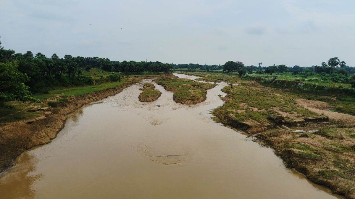 https://www.jagranimages.com/images/newimg/15092025/15_09_2025-gerua_river_24047684.jpg