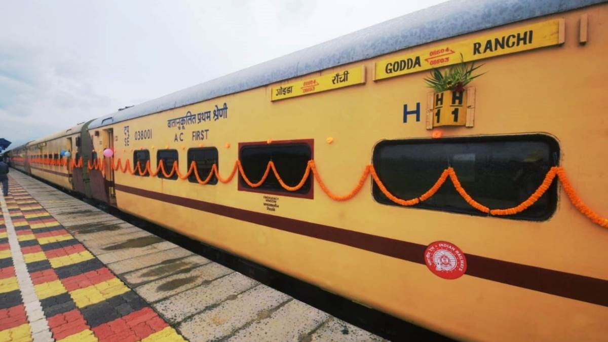 https://www.jagranimages.com/images/newimg/15092025/15_09_2025-godda_ranchi_express_24047744.jpg