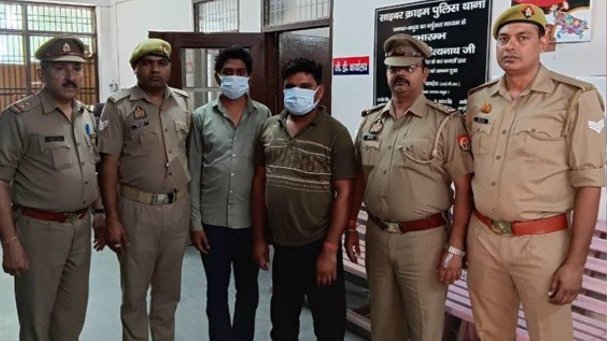 https://www.jagranimages.com/images/newimg/15092025/15_09_2025-mathura_police_arrests_loottacc_24047420.jpg