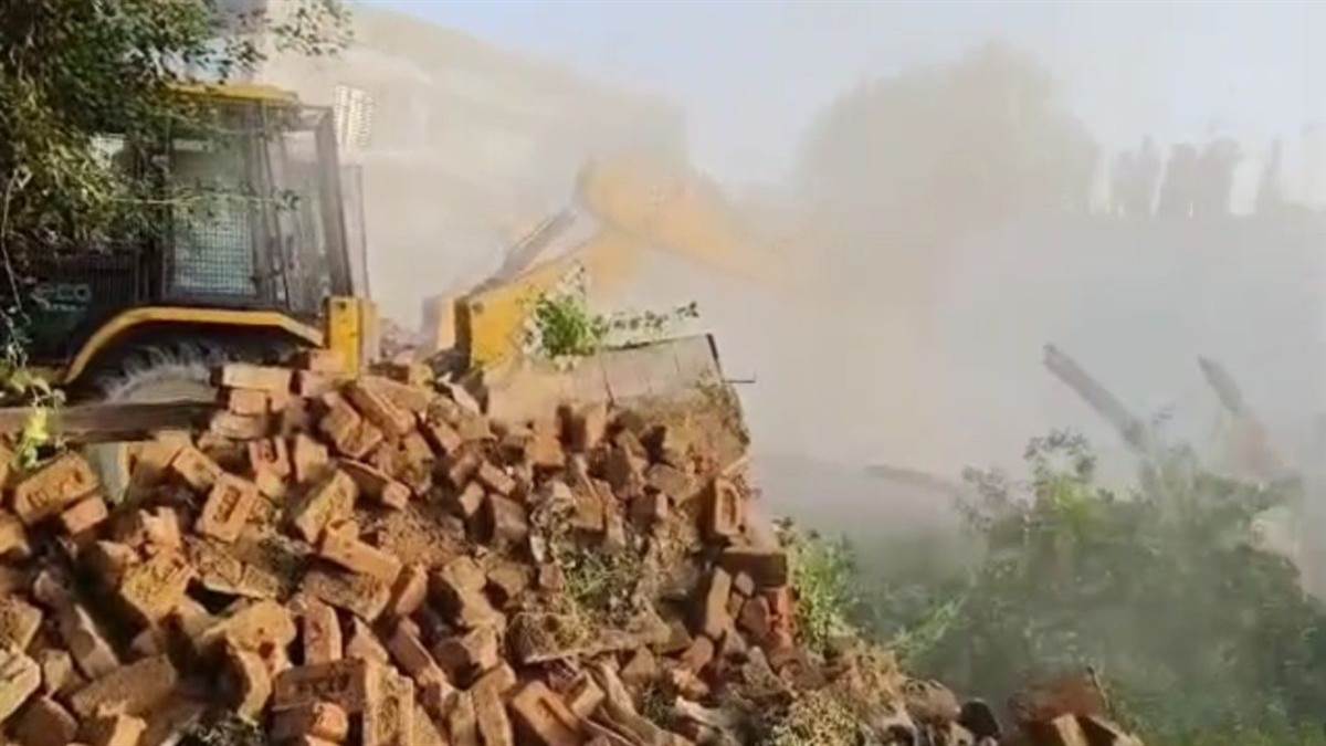https://www.jagranimages.com/images/newimg/15092025/15_09_2025-noida_news_update_-_2025-09-15t104422.972_24047558.jpg