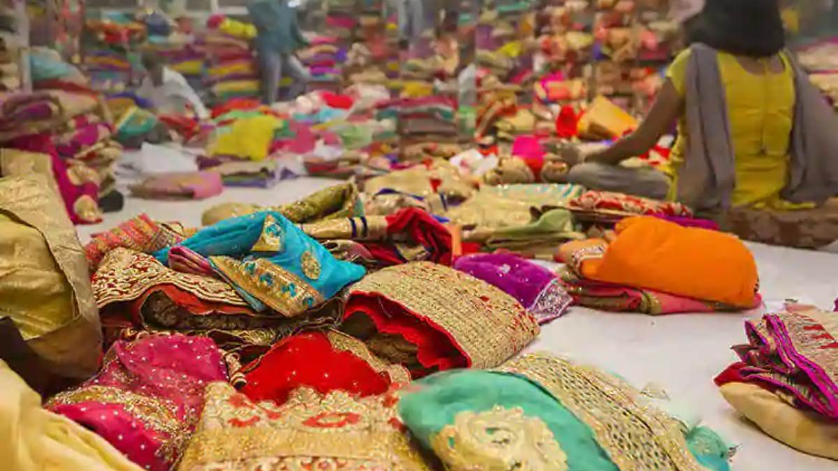 https://www.jagranimages.com/images/newimg/15092025/15_09_2025-patna_shopping_24048098.jpg