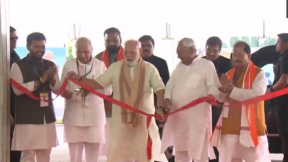 https://www.jagranimages.com/images/newimg/15092025/15_09_2025-pm_modi_in_purnia_airport_24047464_154935867.jpg