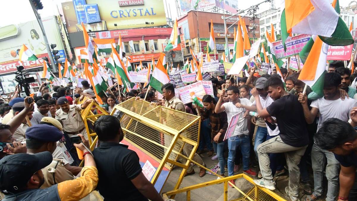 https://www.jagranimages.com/images/newimg/15092025/15_09_2025-police_24047709.jpg