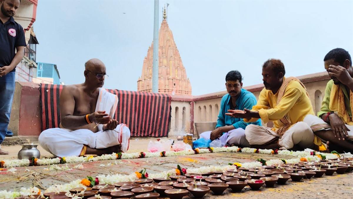 https://www.jagranimages.com/images/newimg/15092025/15_09_2025-shradhh_24048101.jpg