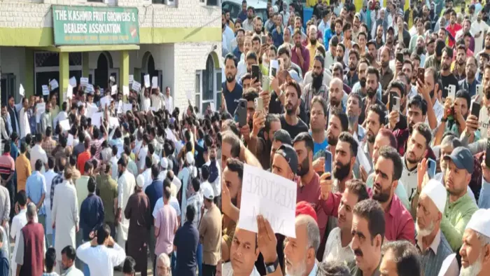 व्यापारियों ने सरकार की चुप्पी की आलोचना की और नुकसान का अनुमान लगाया।
