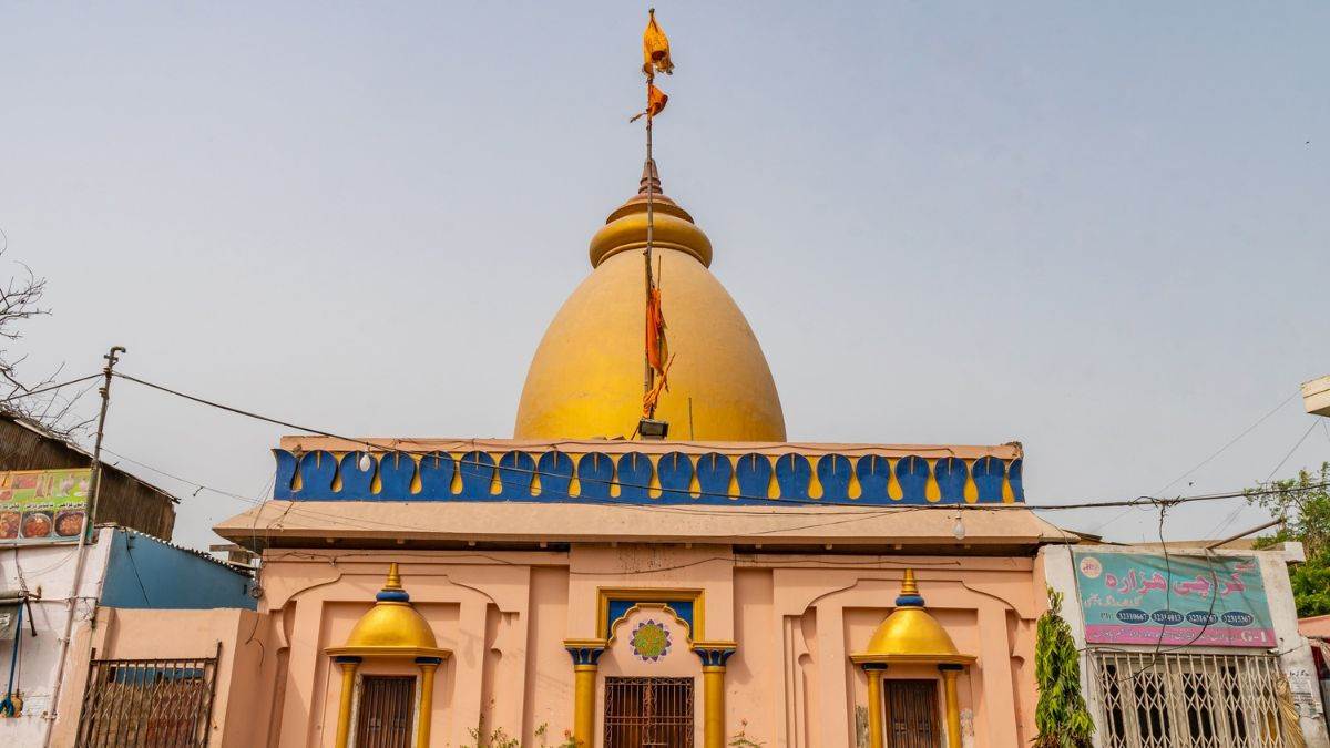 https://www.jagranimages.com/images/newimg/15092025/15_09_2025-temple_in_pakistan_24047384_54932526.jpg