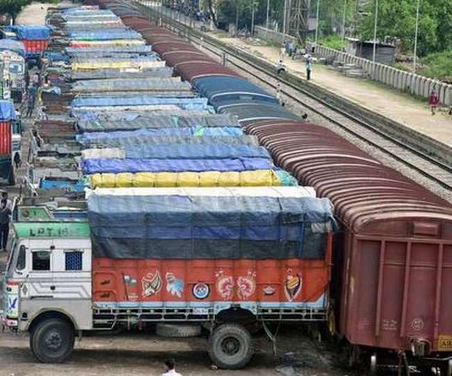 railways earns more than 1 lakh by sending 61 tonnes of flour peace meal loading facility start for small businessmen