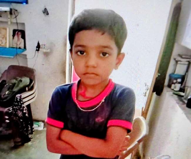 8 वर्षीय कुशमप्रीत की झूले से नीचे गिरने से मौत हो गई।
