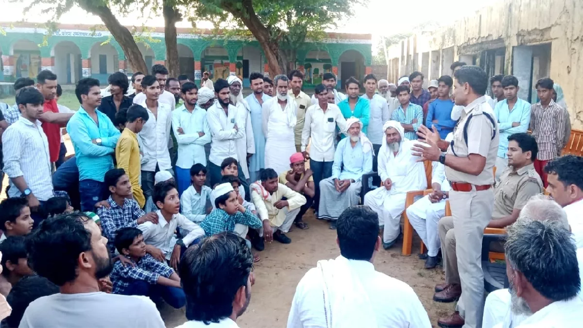 Mewat News: डीएसपी ने कई गांवो का किया दौरा, बोले- चुनाव में माहौल खराब किया तो सख्ती से निपटा जाएगा
