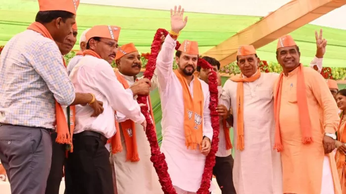 इटालियन को जवाब दिया, ईटालिया को भी देंगे; गुजरात में नहीं चलेगी AAP की गारंटीः अनुराग ठाकुर