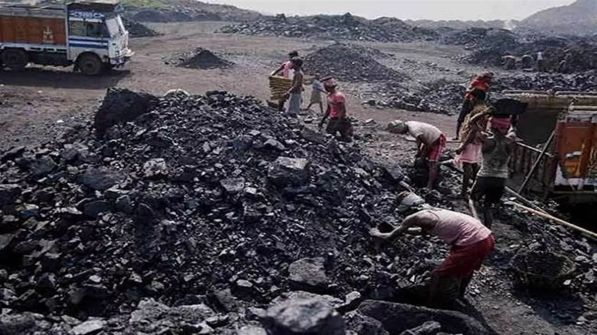 साल 2024-25 तक रोक दिया जाएगा थर्मल कोयले का आयात, केंद्रीय मंत्री प्रल्हाद जोशी ने दी जानकारी