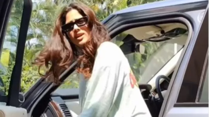 Janhvi Kapoor Video: जाह्नवी कपूर फिल्म एक्ट्रेस है।
