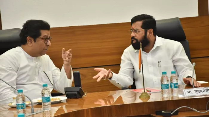 महाराष्ट्र के मुख्यमंत्री एकनाथ शिंदे से मिले राज ठाकरे। फोटो इंटरनेट मीडिया