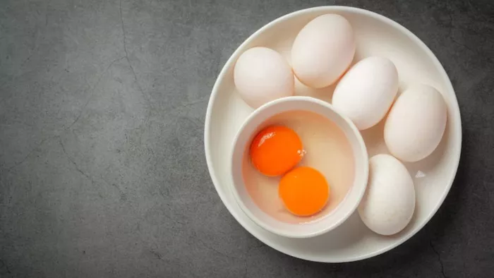 Side Effects of Egg: आप ज्यादा मात्रा में अंडे का सेवन न करें।